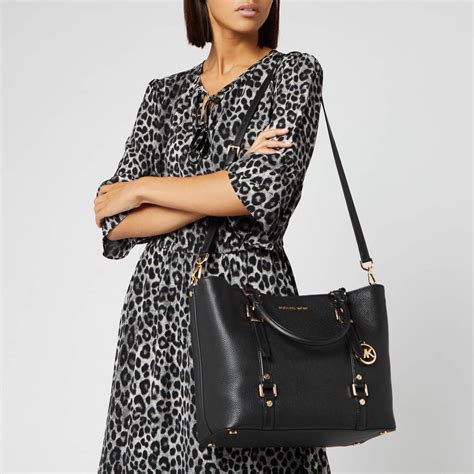 michael michael kors bedford monogram bucket tote|michael kors bedford legacy medium.